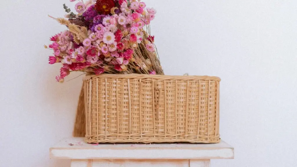 Reddit မှတဆင့် ပေါ်တူဂဲလ် (Portugal) ဘရန်းများကို ဆက်သွယ်၍ မီဒီယာကစ် credibility တိုးလိုသူ Myanmar creators အတွက် အတိအကျ လုပ်ဆောင်ရမည့် လမ်းစဉ်များ၊ ရိုးရှင်းတဲ့ outreach စနစ်၊ risk သတိပေးချက်များကို လက်ရှိသတင်းနှင့် တွဲဖက်ရှင်းပြပါသည်။