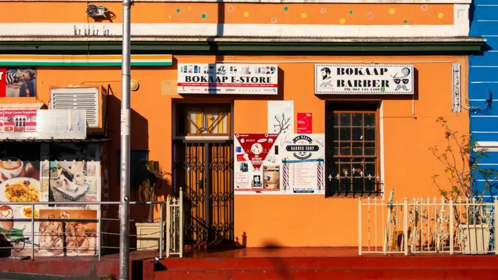 မြန်မာရဲ့ Josh creators တွေကို လက်တွေ့နည်းလမ်းနဲ့ရှာဖွေခြင်း၊ micro-influencers တွေနဲ့ authentic ပူးပေါင်းနည်းတွေ၊ platform strategy နဲ့ measurement tips တို့ကို အကျိုးရှိစေ တိုက်ရိုက်လမ်းညွှန်ပါတယ်။