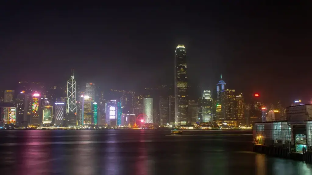 ယခုဆောင်းပါးမှာ UK သာမာန် WhatsApp creators တွေကို ရှာဖွေပြီး မြန်မာမြေက advertisers တွေ အတွက် music fan ရောက်အောင် creator content နည်းလမ်း practical နဲ့ actionable အစီအစဉ်ပေးပါတယ်။