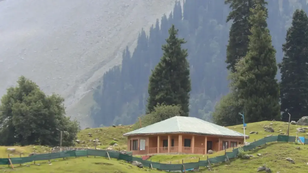 မြန်မာကယ်ရဲ့ ကရီးယက်တွေအနေနဲ့ New Zealand ဘရန်းတွေနဲ့ YouTube ပေါ်မှာ cross‑promo လုပ်ဖို့ လက်တွေ့နည်းလမ်း၊ outreach script နမူနာ၊ platform မျိုးစုံဆိုင်ရာ tactic တွေကို လမ်းညွှန်တင်ပြထားပါတယ်။