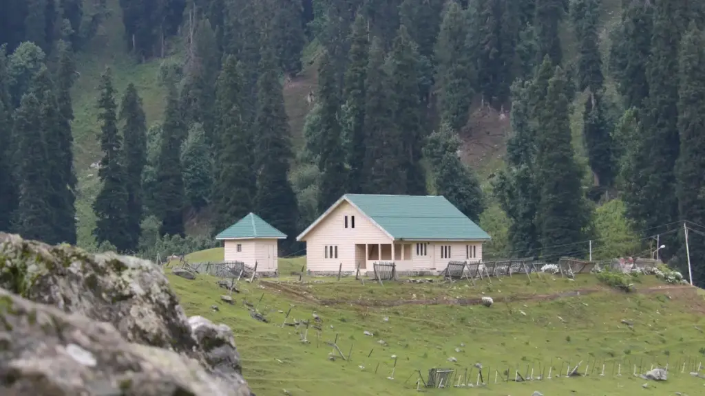 Paraguay ရဲ့ Spotify brand တွေကို မက်ဆေ့ချ်ပို့ပြီး trending products review လုပ်ချင်သူ Myanmar creator များအတွက် လက်တွေ့ ညွှန်ပြချက်များ၊ outreach template တွေ၊ risk နဲ့ opportunity analysis များ။