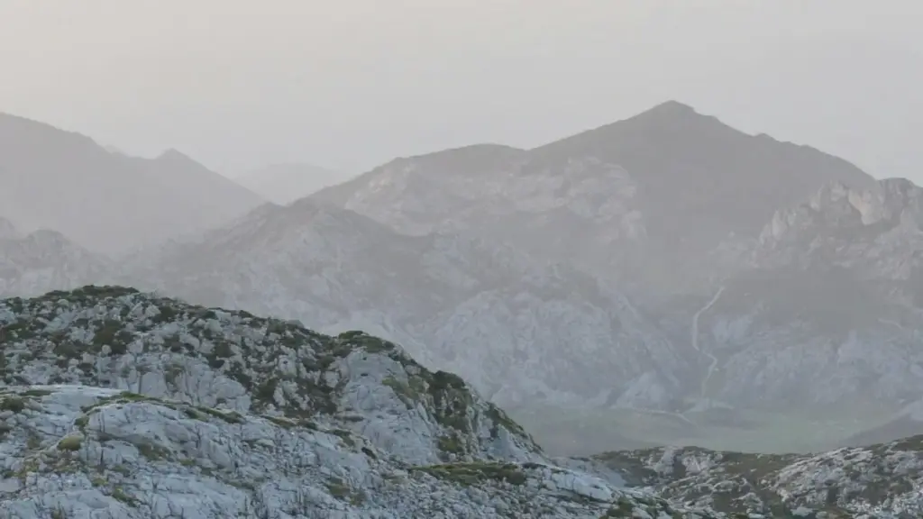 WeChat ပေါ်မှာ Iran brand တွေနဲ့ branded fitness content ဖန်တီးချင်သူ Myanmar creator တွေကို လက်တွေ့နည်းလမ်း၊ အန္တရာယ်နဲ့ စာချုပ်နည်းလမ်း၊ VPN/အချက်အလက်ကာကွယ်မှု အကြောင်းတိုက်ရိုက်ရှင်းပြချက်။