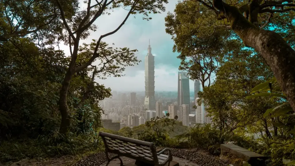 မြန်မာ ပရိတ်သတ်များအတွက် ကာဇက်စတန်Douyin creator တွေကို ရှာဖွေချိတ်ဆက်ပြီး ဘရန်း တည်ထားမှု(band sentiment) မြှင့်တင်နည်းလမ်းများကို လက်တွေ့အကြံပေးချက်များနှင့် ဈေးကွက်ထောက်လှမ်းချက်အရ ပြောပြထားသည်။